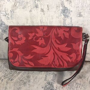 ALEXANDER LEATHER Crossbody / Wristlet Bag